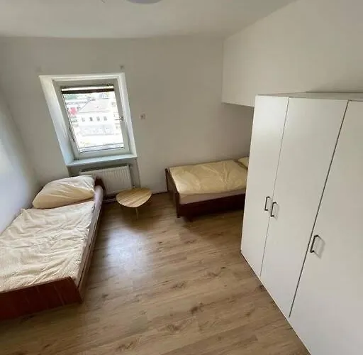 Hotel Monteurwohnung Am Hauptplatz 1 3